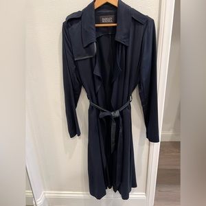 Badgley Mischka navy blue lightweight open trench with faux leather belt. Large.